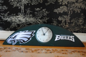 Sports Fan Clock made with Mod Podge