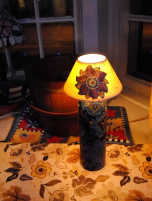 Decorative Decoupage Pringles Lamp